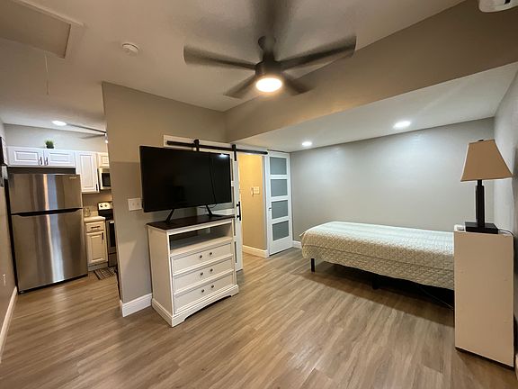 3rd image of 221 La Paz Dr #1