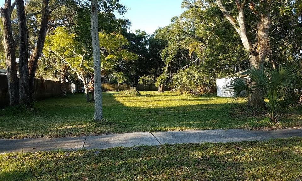 2nd image of 900 Saint Petersburg Dr W