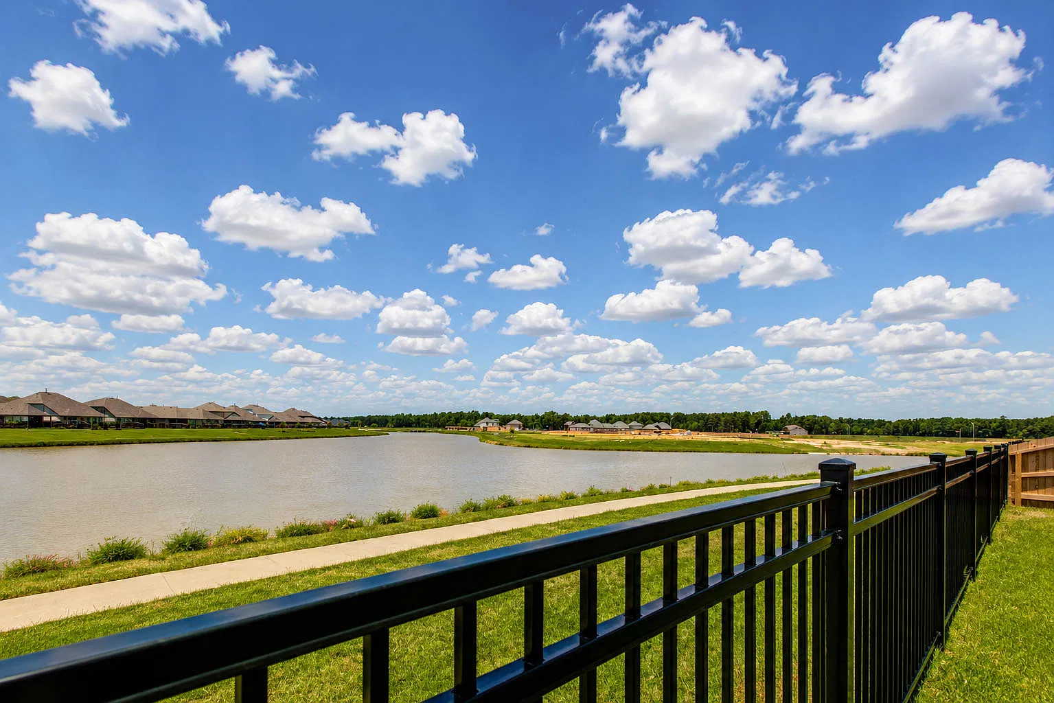 4 bed, 2.5 bath, 2500 sqft, $2,800 — Photo 1