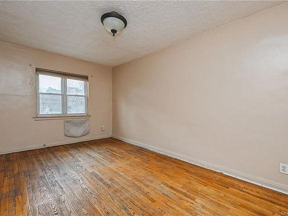 5th image of 2138 Homer Ave