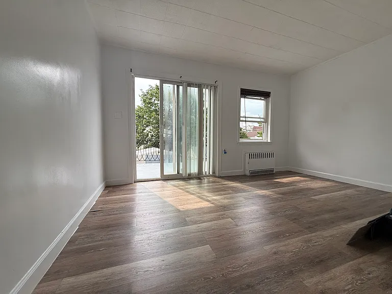 1427 Merry Ave #1 — Photo 3