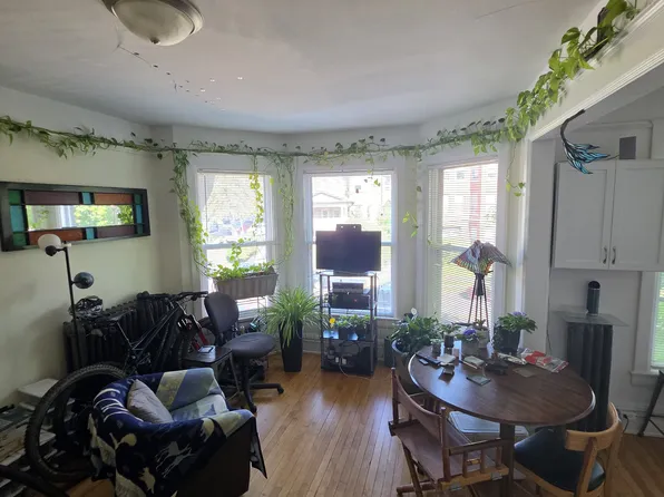 716 E 1st St APT 7, Duluth, MN 55805