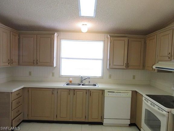 3rd image of 9791 Sugarberry Way