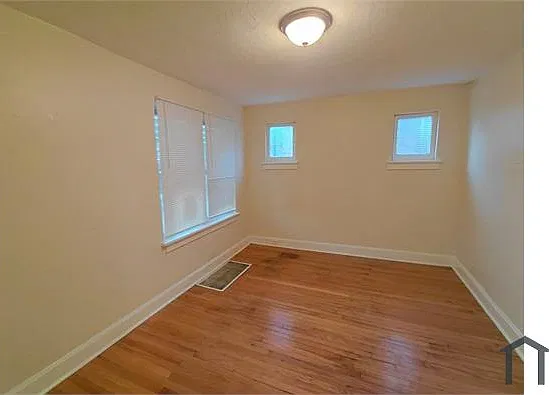 3 bed, 832 sqft, $1,300 — Photo 4
