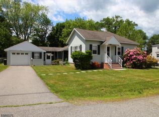 5 Kamm St, Pequannock, NJ 07440