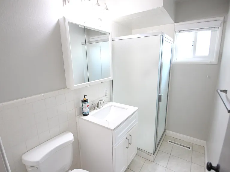 5112 Olive Dr — Photo 9