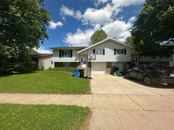 1122-1124 Waunakee Duplex, 1122-1124 Duplex #1122, Waunakee, WI 53597