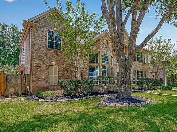 2nd image of 22915 Lodge Meadows Dr