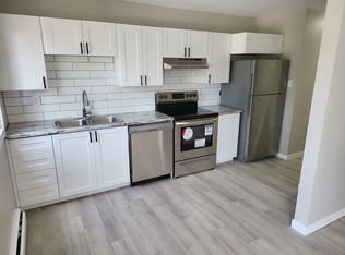 11919 104th St NW, Edmonton, AB