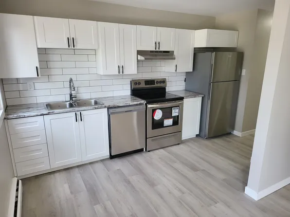 11919 104th St NW, Edmonton, AB T5G 2L3