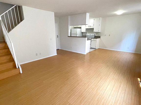 2nd image of 4735 Oakwood Ave APT 5