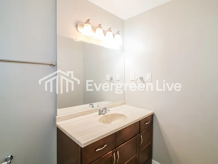 2221 Carson Ct — Photo 13