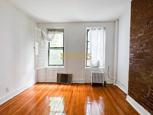 Rented by City Connections Realty | media 7