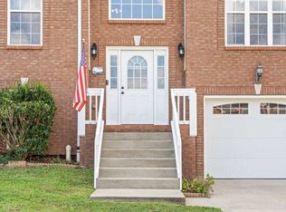 959 Granite Trl, Adams, TN 37010