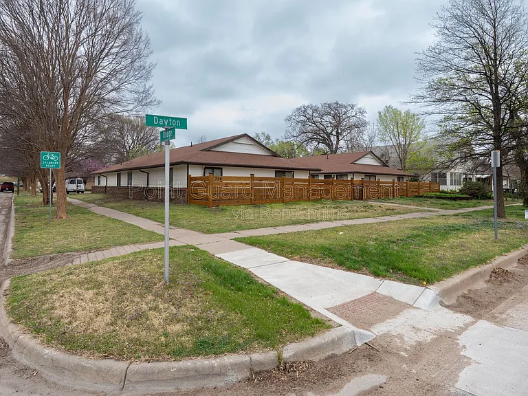 750 W Dayton Ave #204 — Photo 20