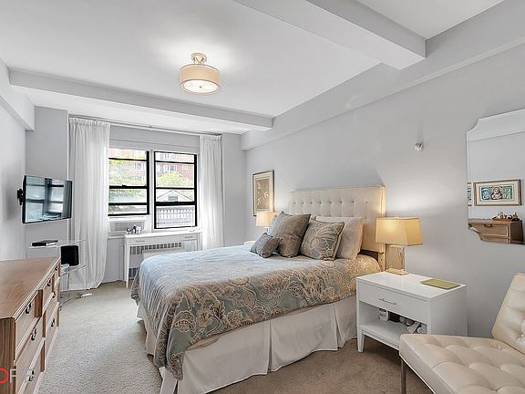 5th image of 30 E 37th St APT 5J
