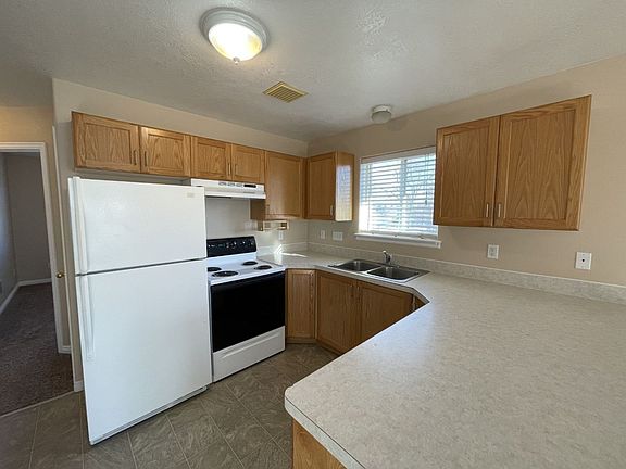 4th image of 610 Linden Dr #3
