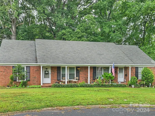 4700 Walden Ct, Charlotte, NC 28210