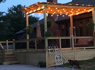 1009 SE Greenridge Dr, Lees Summit, MO 64081