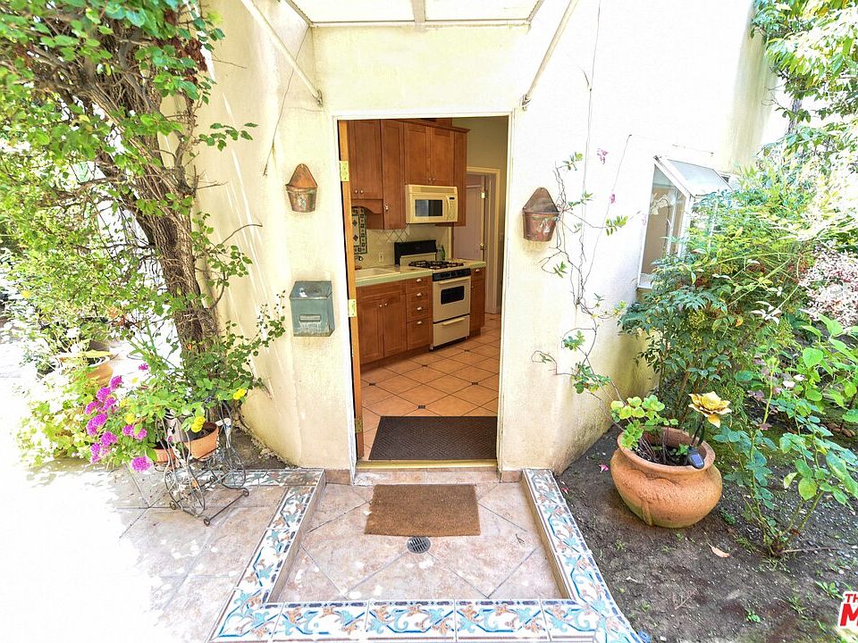 1st image of 341 S Palm Dr