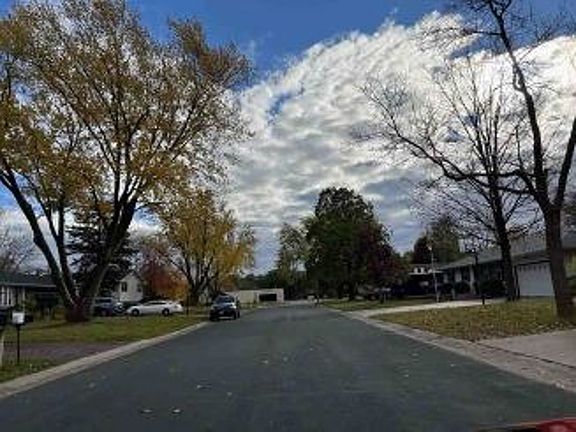 Exterior Neighborhood (street photo)