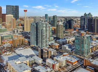 215 SE 14th Ave SW #703, Calgary, AB T2R0M2