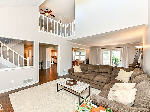 4th image of 12334 Camberley Ln