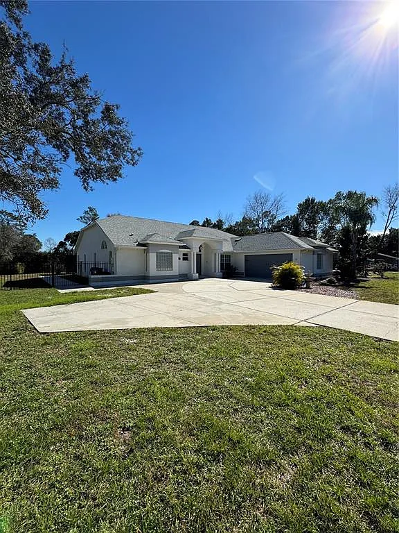3 bed, 2.0 bath, 2490 sqft, $2,990 — Photo 1