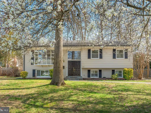 1214 Falster Rd, Alexandria, VA 22308