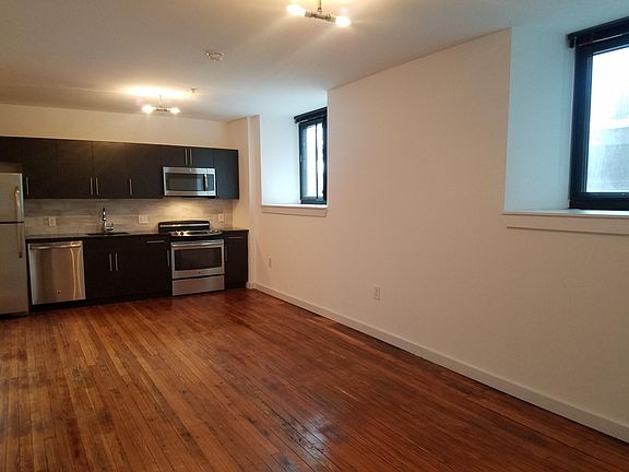2nd image of 2321 Fitzwater St #208