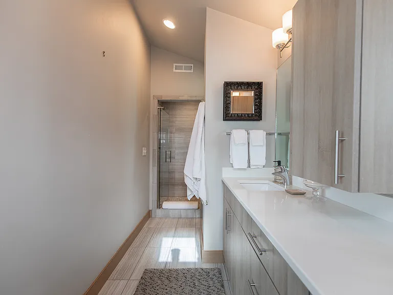 5468 Westmorland Dr — Photo 26