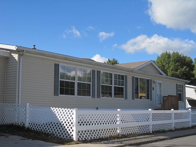 1st image of 55 Robinson Dr