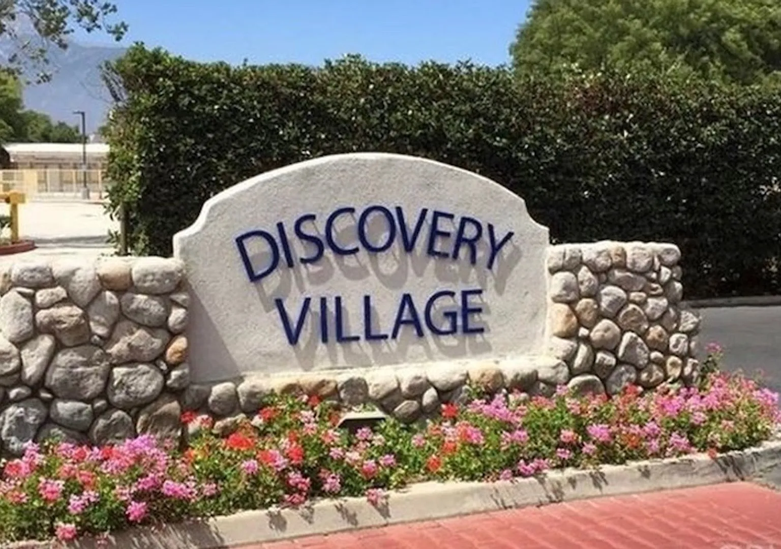 Extremely Spacious 2 bedroom Condo for Rent in Discovery Village — Photo 1