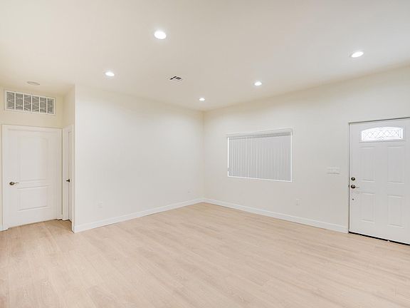 4th image of 7841 Wilkinson Ave