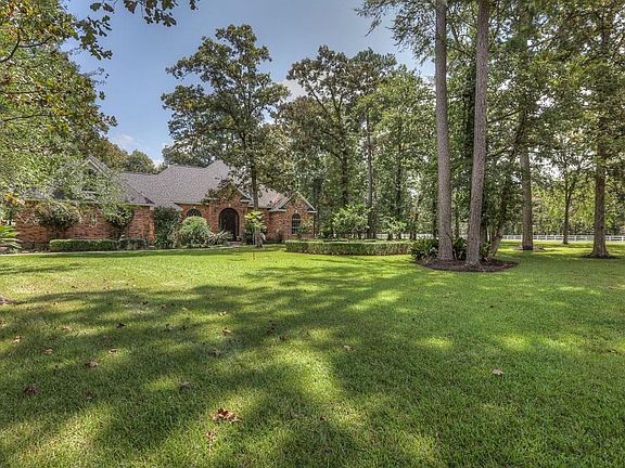 5th image of 8802 Diamante Dr