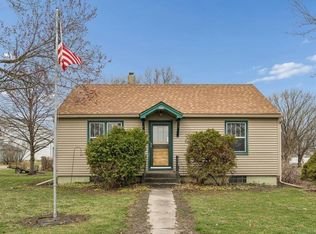 305 3rd St N, Maynard, IA 50655