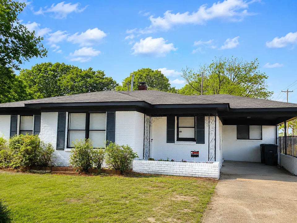 5028 Acorn Dr