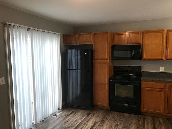 Large Kitchen with tons of cabinet space