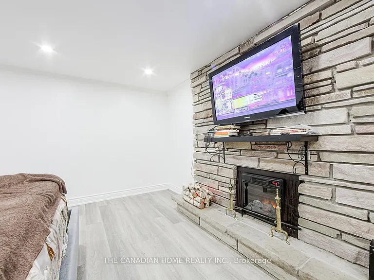 70 Moraine Hill Dr — Photo 5