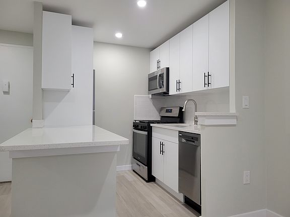 4th image of 829 Greenwood Ave APT 2M