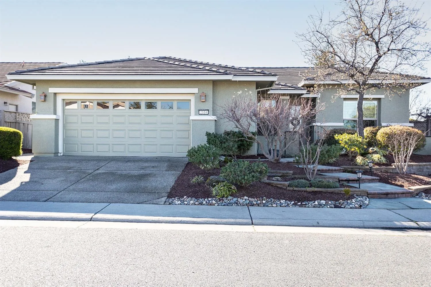 2559 Eagles Peak Ln photo 1