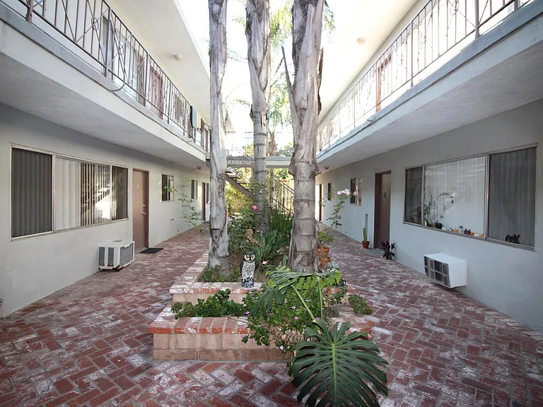 4000 Sequoia St — Photo 14