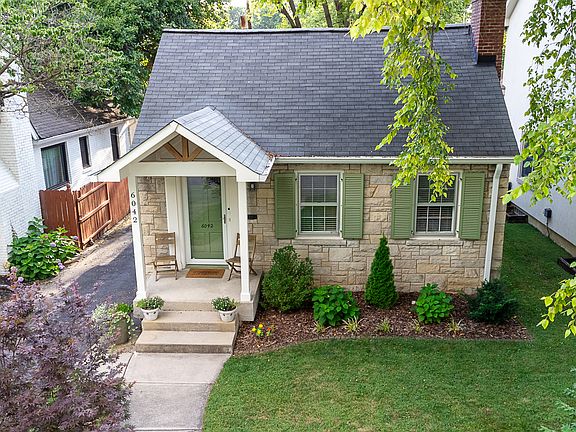 4th image of 6042 Indianola Ave