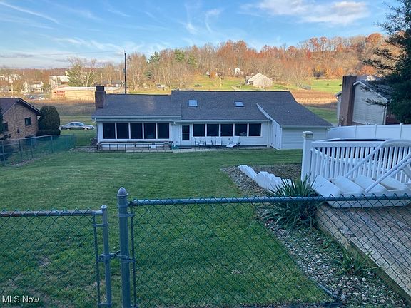 4th image of 1184 Dawn Dr NE