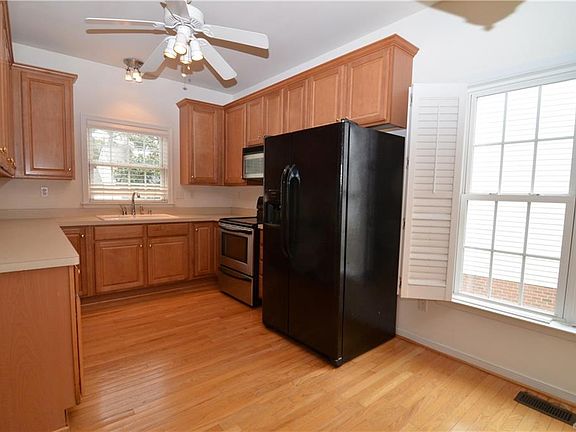 5th image of 3405 Andover Hills Pl