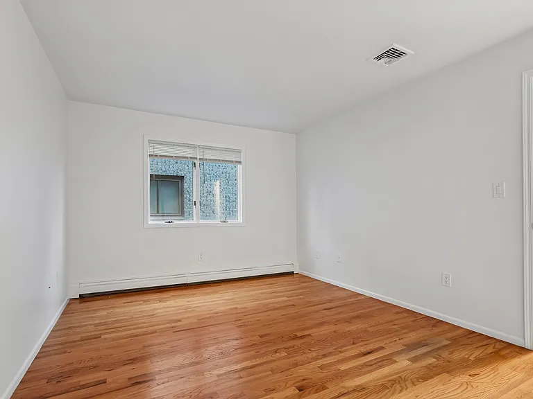 336 E Columbia Ave — Photo 14