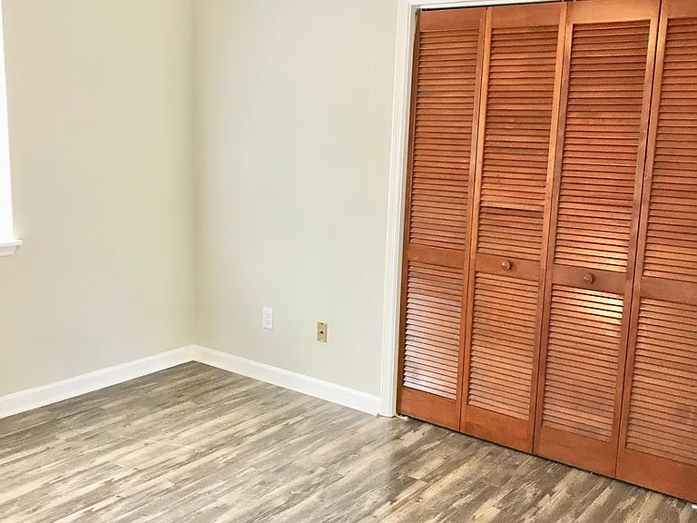 1880 Colony Dr #10B — Photo 2