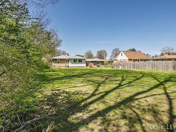 4th image of 3794 Shoshone Dr SW
