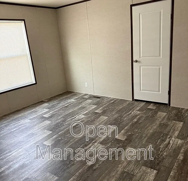 1400 Cleveland Rd #8 — Photo 4