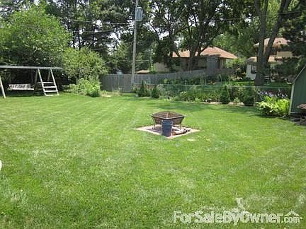 Kitchen
						:
						Built in microwave over the gas stove. Maytag dishwasher. Garbage disposal.